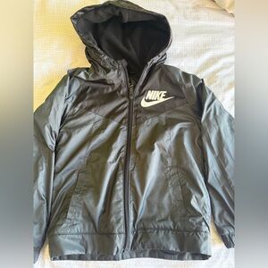 Used kids Nike jacket size 7